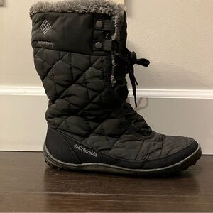Columbia black winter boots.  200gram.  Waterproof.  EUC!